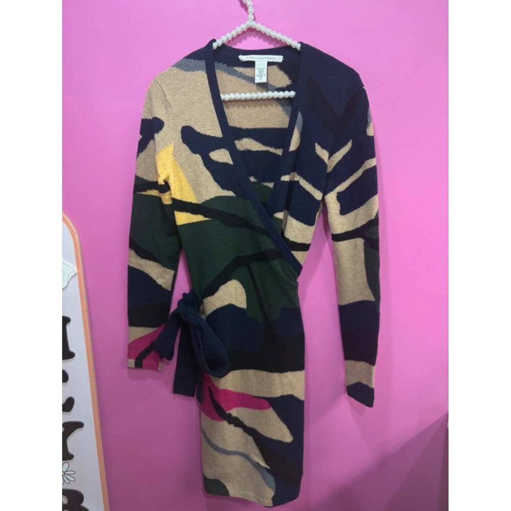 Diane von Furstenberg (DVF) 100% Wool Knit Wrap Dress Abstract Camo Print Size S